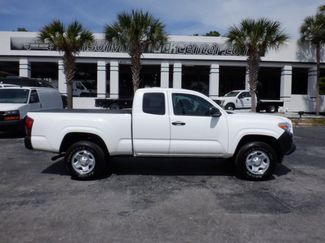 Used 2022 Toyota Tacoma SR video 1