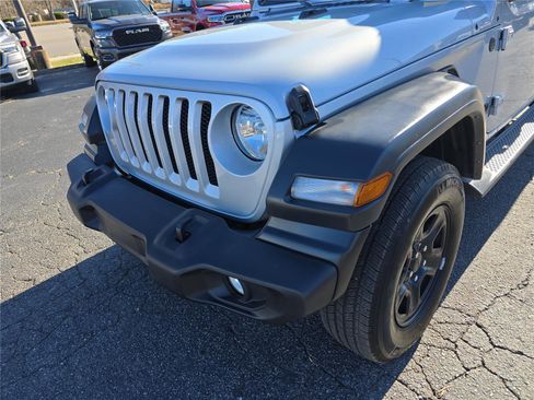 Used 2023 Jeep Wrangler Sport image 9