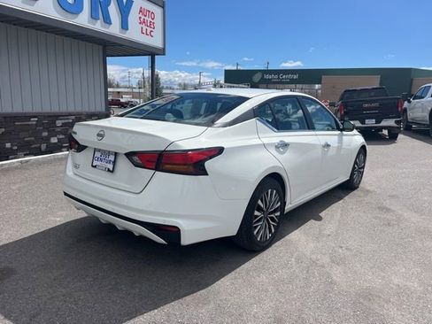 Used 2025 Nissan Altima 2.5 SV FWD image 12