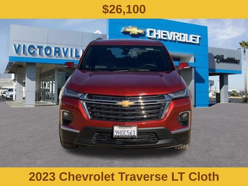 Certified 2023 Chevrolet Traverse LT FWD image 2
