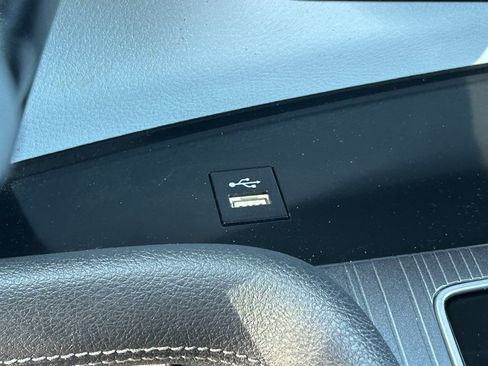 Certified 2025 Toyota Sienna XLE FWD image 24