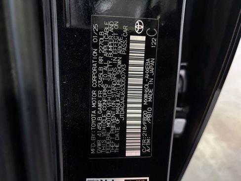 Used 2025 Toyota Prius LE image 30