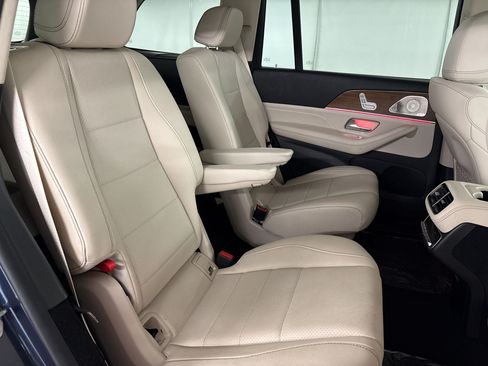 Used 2024 Mercedes-Benz GLS 450 4MATIC image 31
