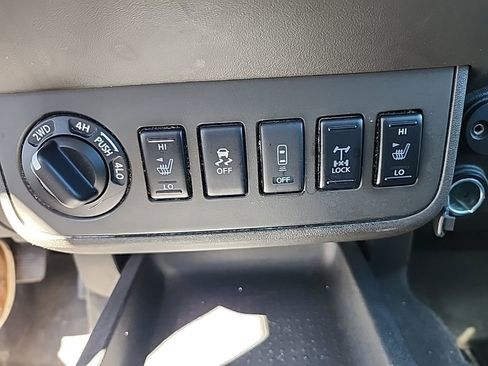 Used 2018 Nissan Frontier PRO-4X w/ Pro-4x Luxury Package image 31