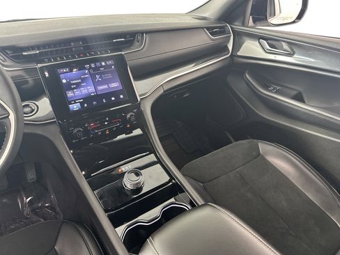 Used 2023 Jeep Grand Cherokee Altitude image 22