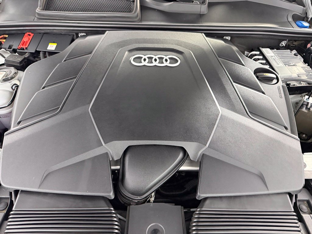 Used 2022 Audi Q8 Premium AWD/4WD image 17