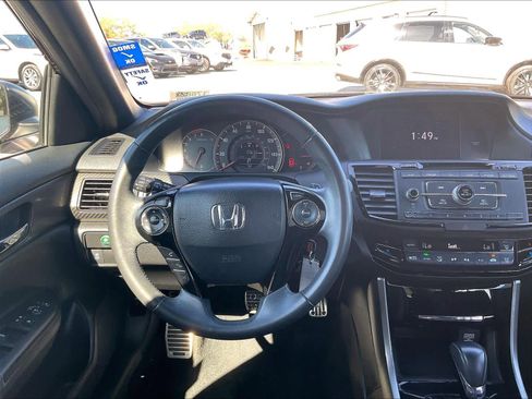 Used 2017 Honda Accord Sport image 8