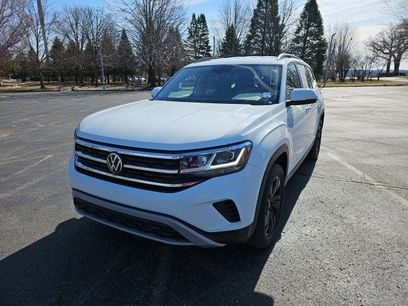 Used 2023 Volkswagen Atlas SE w/ Black Wheel Package