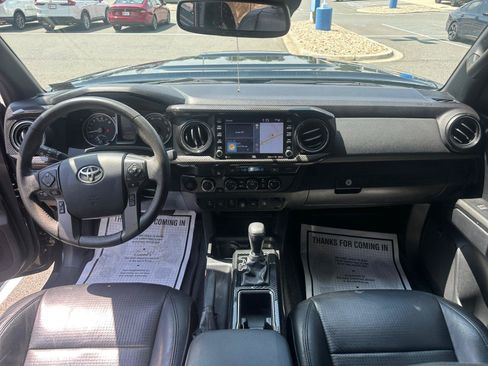 Used 2020 Toyota Tacoma TRD Sport w/ TRD Premium Sport Package AWD/4WD image 15