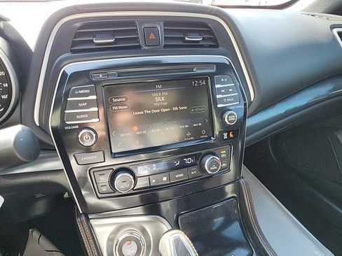 Used 2019 Nissan Maxima SR w/ Premium Package image 11