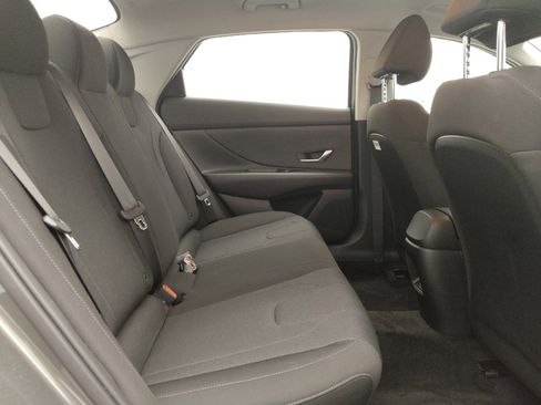 Used 2024 Hyundai Elantra SE image 19