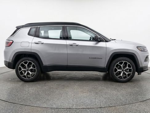 Used 2025 Jeep Compass Limited AWD/4WD image 11