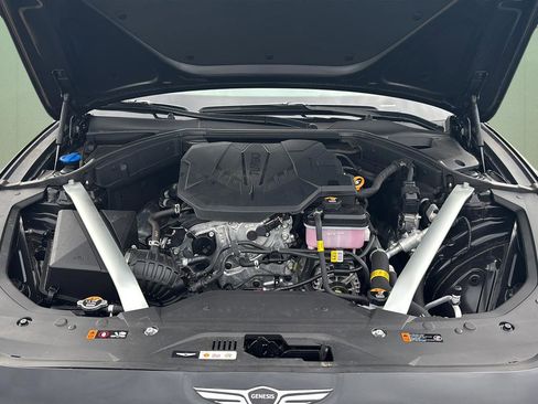 Certified 2025 Genesis G70 2.5T w/ Sport Prestige Package image 12