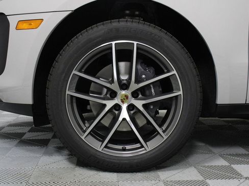 New 2026 Porsche Macan image 17