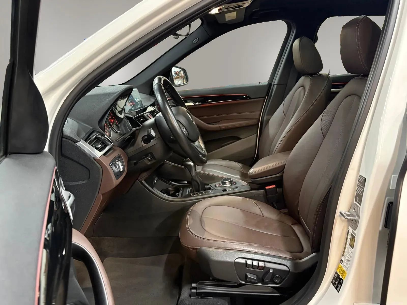 Used 2018 BMW X1 xDrive28i AWD/4WD image 17