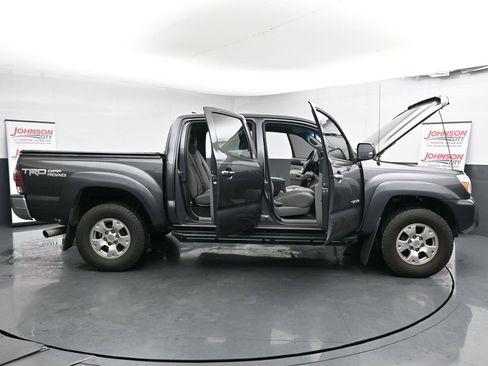 Used 2015 Toyota Tacoma 4x4 Double Cab image 36