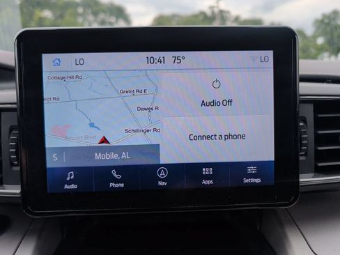 Used 2023 Ford Explorer XLT w/ Equipment Group 202A RWD image 9