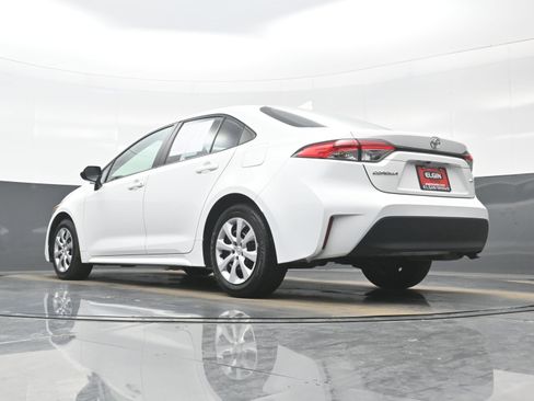 Used 2024 Toyota Corolla LE image 28