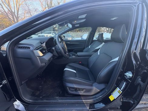 Used 2025 Toyota Camry SE image 23