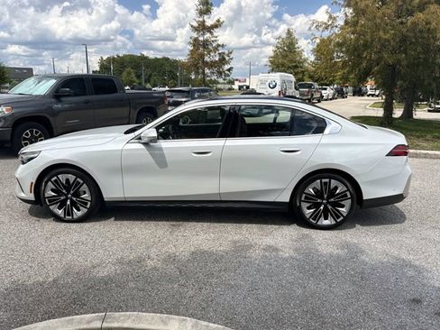 Used 2026 BMW 530i RWD image 6