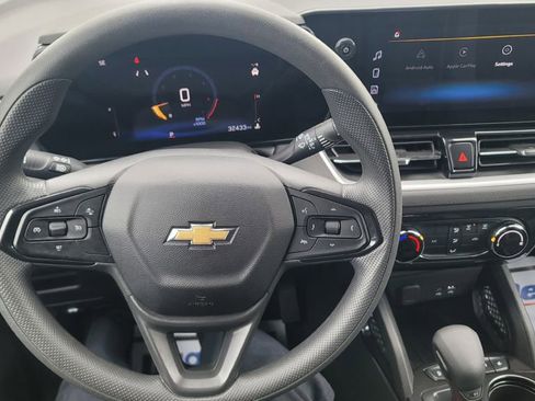 Used 2024 Chevrolet TrailBlazer LT FWD image 20