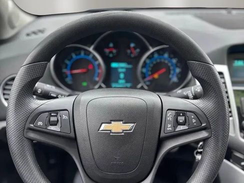Used 2015 Chevrolet Cruze LT FWD image 12