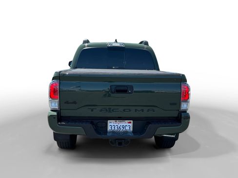 Used 2021 Toyota Tacoma TRD Sport w/ TRD Premium Sport Package AWD/4WD image 4