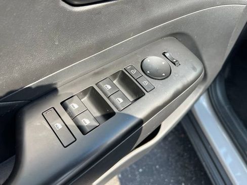 Used 2025 Hyundai Kona SEL FWD image 26