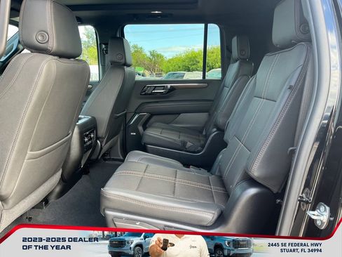 Used 2025 Chevrolet Suburban High Country w/ Sun And Tow Package RWD image 11