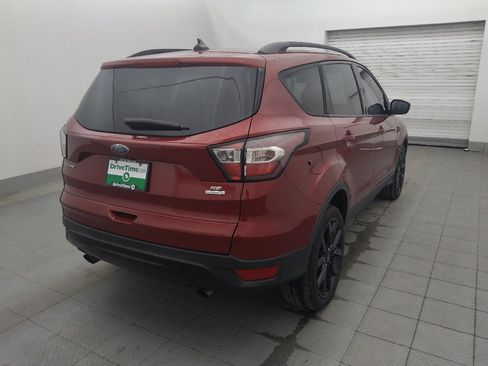 Used 2018 Ford Escape SE w/ SE Sport Appearance Package FWD image 9