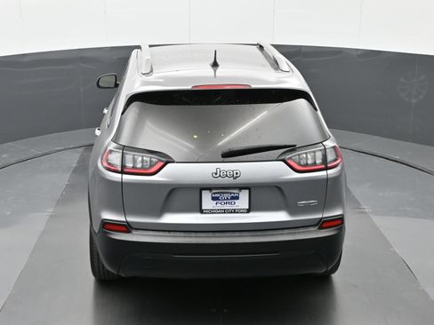 Used 2020 Jeep Cherokee Latitude w/ Cold Weather Group FWD image 30