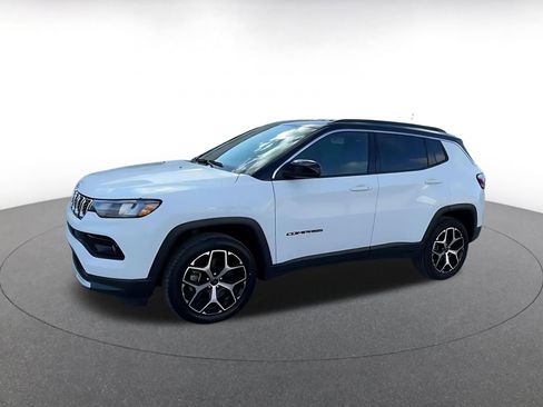Used 2025 Jeep Compass Limited image 8