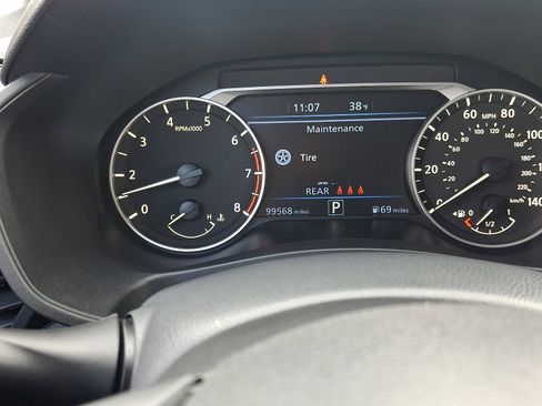 Used 2023 Nissan Altima 2.5 SV AWD/4WD image 19