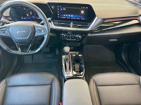 Used 2025 Chevrolet Trax RS w/ Driver Confidence Package FWD image 15