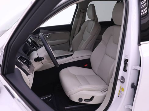 Certified 2023 Volvo XC90 T8 Plus AWD/4WD image 7