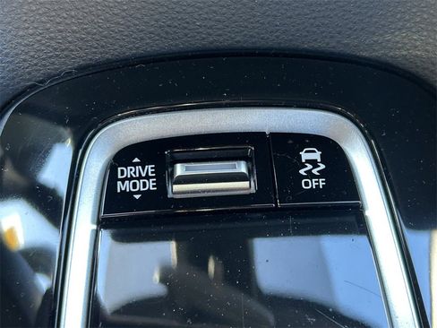 Used 2025 Toyota Corolla SE image 26