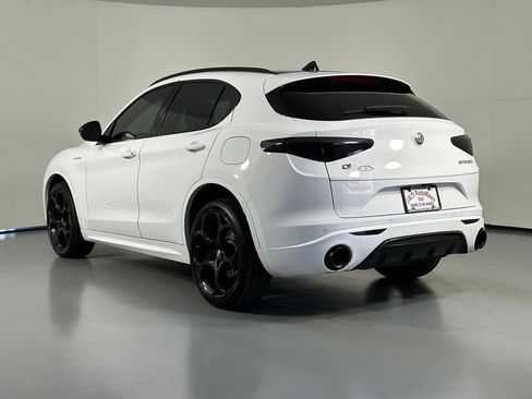 Used 2023 Alfa Romeo Stelvio Veloce AWD/4WD image 5