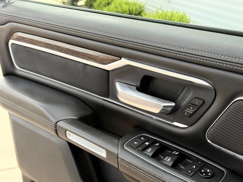 Used 2019 RAM 1500 Laramie AWD/4WD image 16