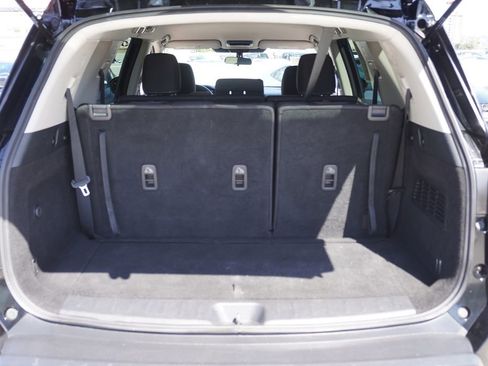 Used 2022 Nissan Pathfinder SV FWD image 8