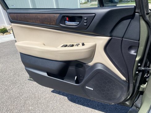 Used 2017 Subaru Outback 2.5i Limited image 17