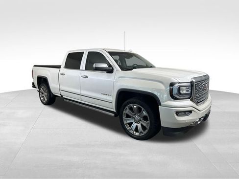 Used 2017 GMC Sierra 1500 Denali w/ Denali Ultimate Package AWD/4WD image 8