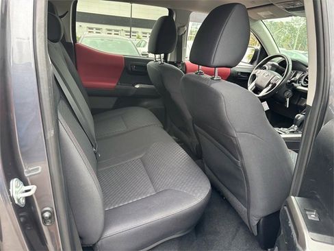Used 2022 Toyota Tacoma SR5 image 18