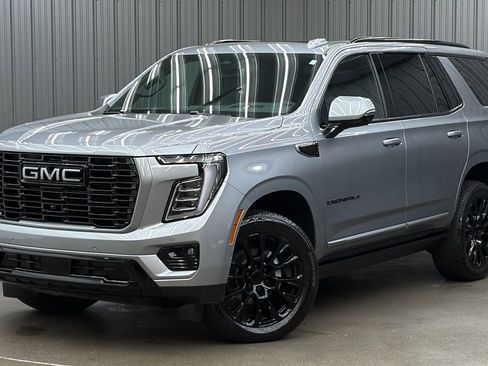 Used 2026 GMC Yukon Denali w/ Sun & Power Step Package AWD/4WD image 1