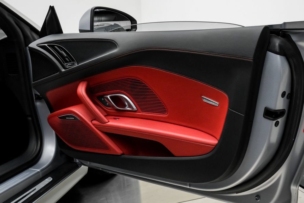 Used 2018 Audi R8 V10 AWD/4WD image 45
