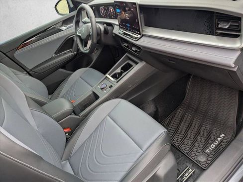 New 2026 Volkswagen Tiguan SE R-Line image 23