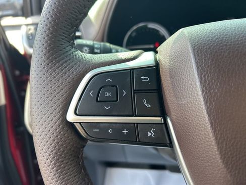Used 2024 Toyota Sienna Platinum AWD/4WD image 8