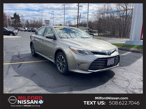 Used 2018 Toyota Avalon XLE Premium w/ Carpet Mat Package FWD image 8
