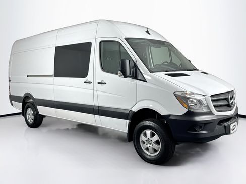 Used 2018 Mercedes-Benz Sprinter 2500 image 2