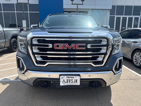 Used 2020 GMC Sierra 1500 SLT RWD image 2