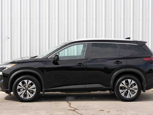 Used 2022 Nissan Rogue SV w/ SV Premium Package image 43